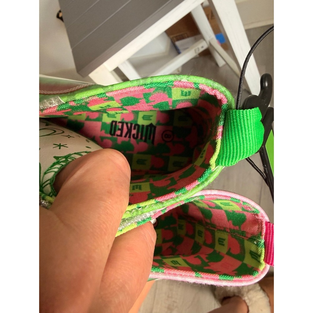 NWT WOMENS‎ WICKED Disney inspired sneakers pink green defy gravity size 8 - Picture 8 of 10